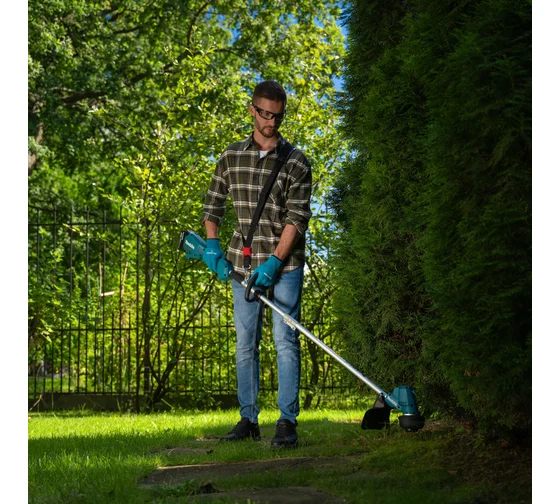 Триммер аккумуляторный МАКITA  DUR192LRF  в Москве