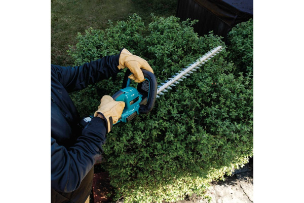 Кусторез аккумуляторный Makita DUH606RT в Москве