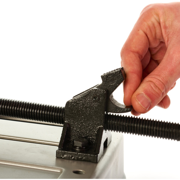 Отрезная пила Milwaukee CHS 355 4933411760