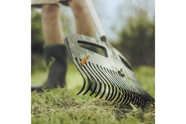 Грабли для газона Fiskars L Xact 1027037 в Москве 