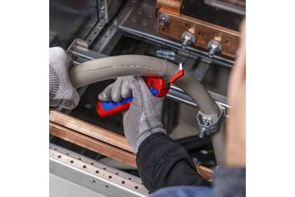 Нож для снятия изоляции KNIPEX с опорным башмаком 145мм  KN-1650145SB в Москве 