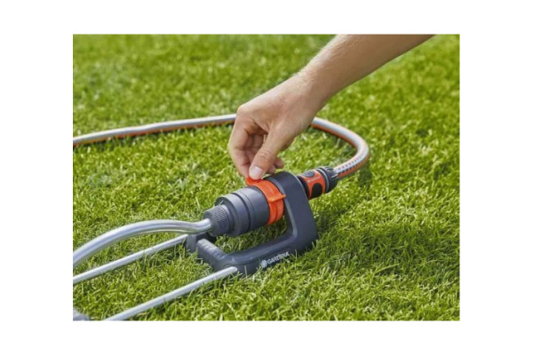 Дождеватель осциллирующий GARDENA Aqua M 18702-20.000.00 в Москве