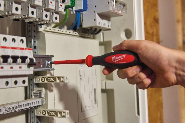 Набор отверток изолированых Milwaukee VDE №3 (7шт) , шт