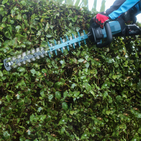 Кусторез аккумуляторный Makita XGT 40VMAX UH004GZ в Москве