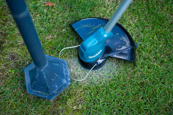 Триммер аккумуляторный MAKITA  UR100DWAEX  в Москве