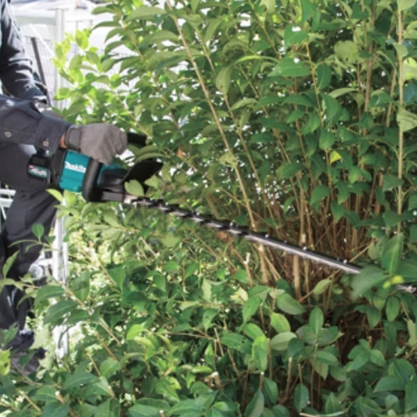 Кусторез аккумуляторный Makita XGT 40VMAX UH004GZ в Москве