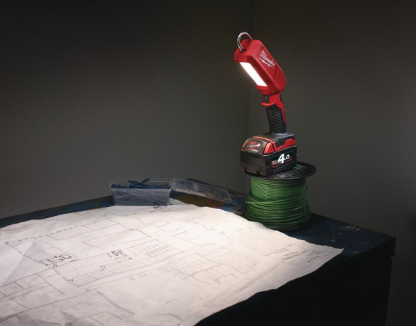 Аккумуляторный фонарь Milwaukee M18 IL-0 4932430564