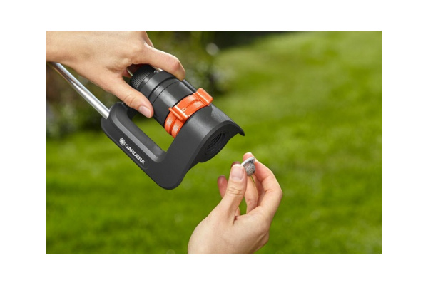 Дождеватель осциллирующий GARDENA Aqua M 18702-20.000.00 в Москве