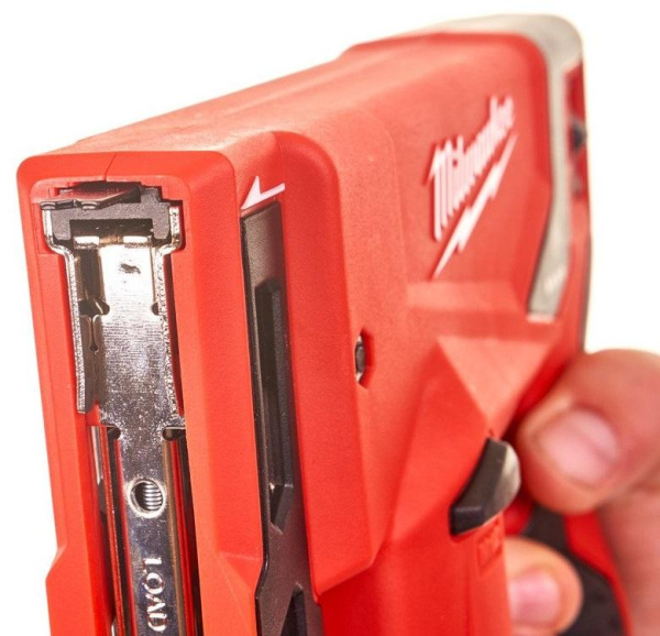 Аккумуляторный степлер субкомпактный Milwaukee M12 BST-0