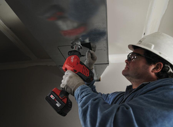 Аккумуляторная сабельная пила Milwaukee C18 HZ-0 4933416785