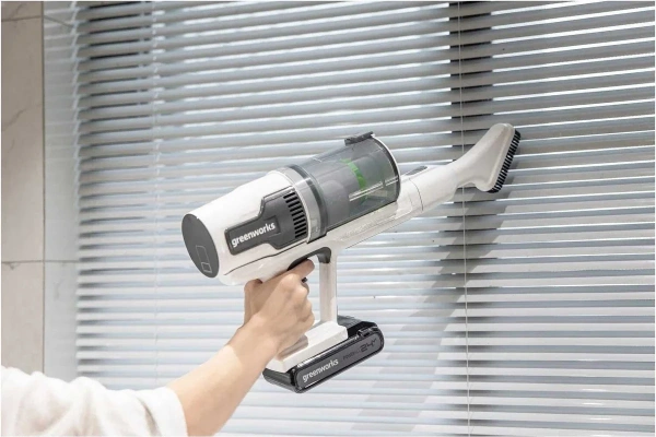 Пылесос беспроводной вертикальный аккумуляторный Greenworks 24В G24SVK4D 4701107UB в Москве