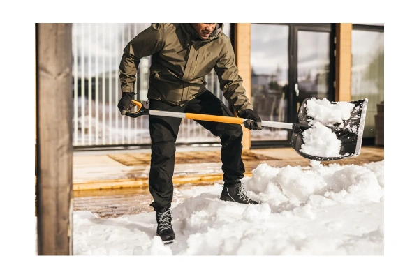 Лопата для снега Fiskars X-series 1057178 в Москве 