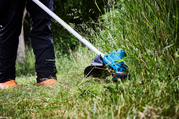 Триммер аккумуляторный Makita DUR190UZX3 в Москве