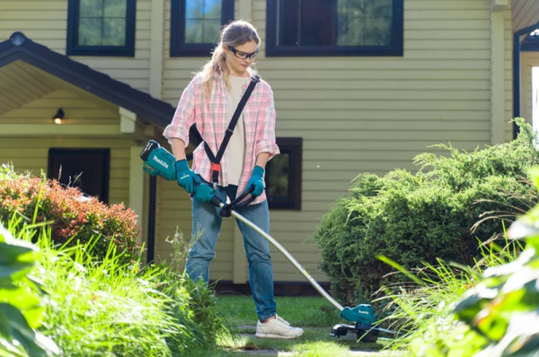 Аккумуляторный триммер Makita DUR189Z в Москве