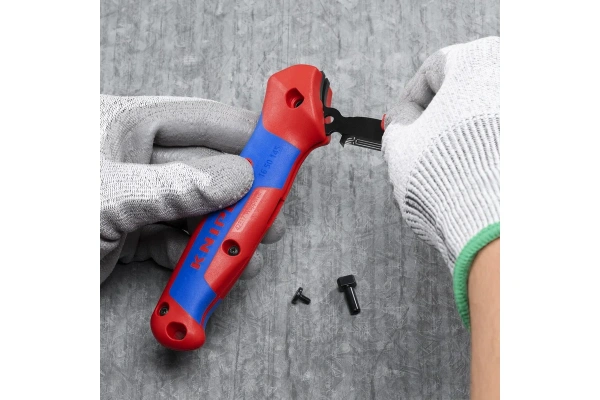 Нож для снятия изоляции KNIPEX с опорным башмаком 145мм  KN-1650145SB в Москве 