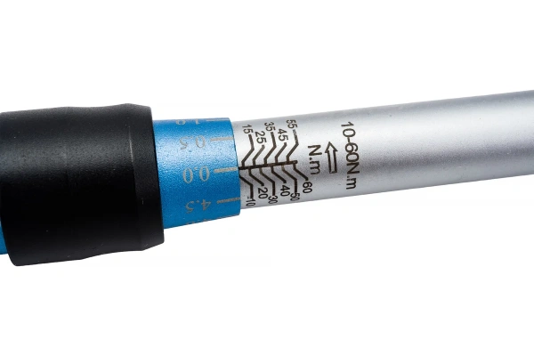 Ключ динамометрический HOEGERT 3/8 10-60 Nm  HT1W711 в Екатеринбурге 